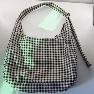 Baggu Shoulder Bag. Black & White Gingham